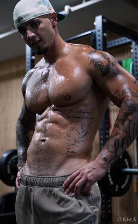 Officialjt xxx model pics