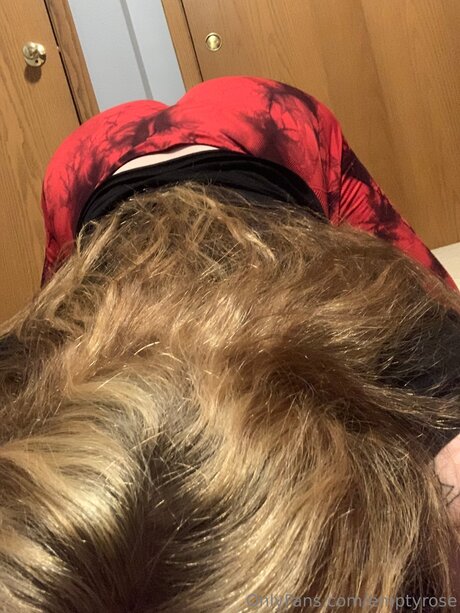 Emptyrose nude model picture