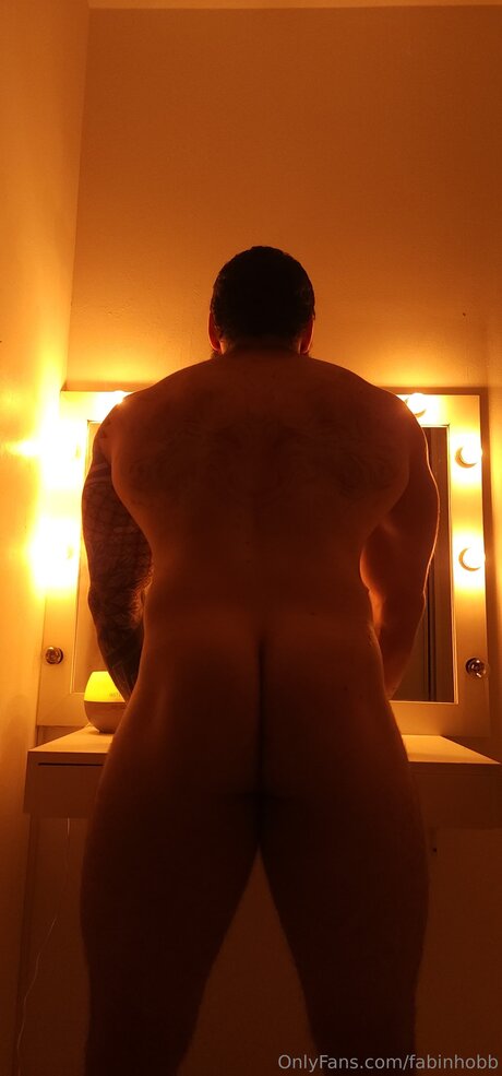 Fabinhobb porn actress image