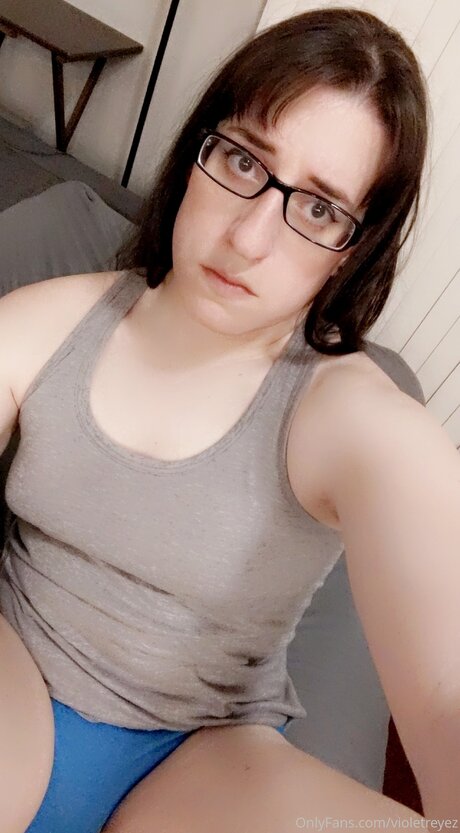 Violetreyez hd actress pic