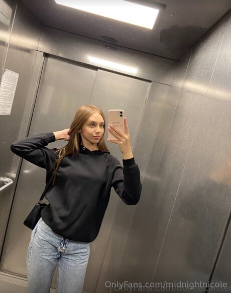 Midnightnicole top model img