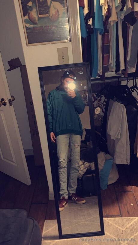 Uknowty sex star img