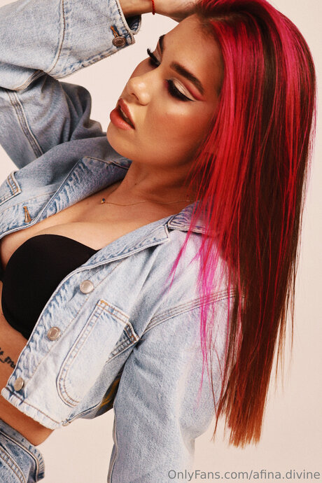 Afina Divine sexy star photo