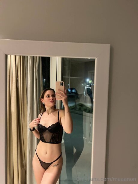 Maaanon sexy actress photos