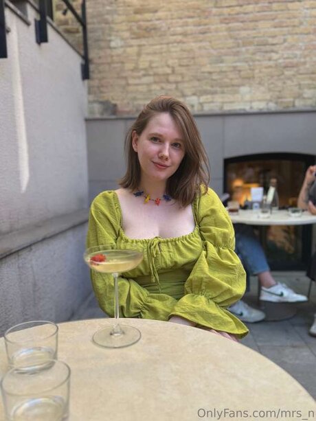 Mrs N pornstar pretty photo