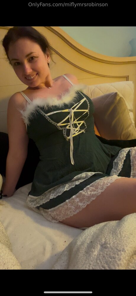 Miflymrsrobinson nice model picture