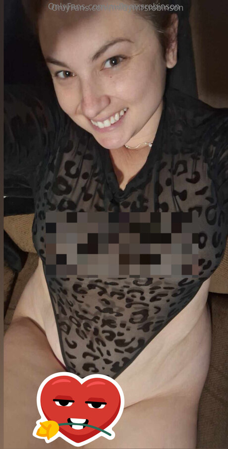 Miflymrsrobinson hot actress pic