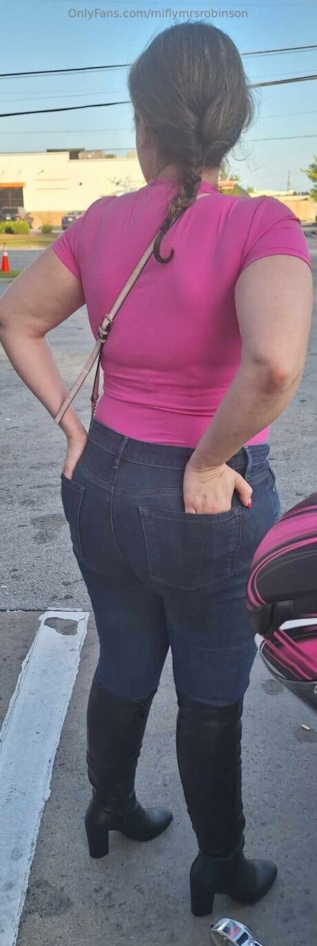 Miflymrsrobinson model top gallery