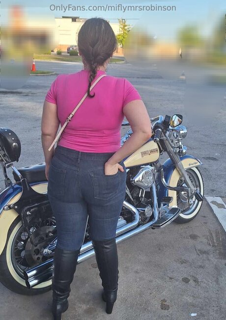 Miflymrsrobinson star free picture