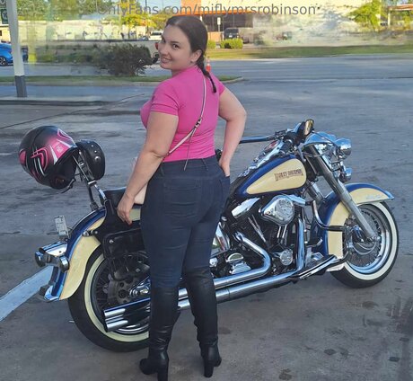 Miflymrsrobinson star adult pics