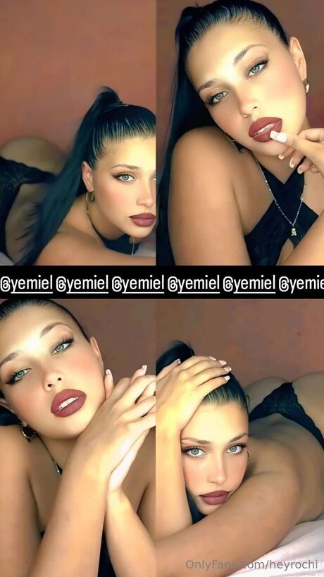 Heyrochi model naked image