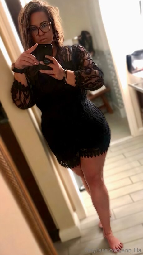 Ann Lila adult model img