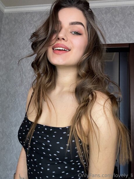 Lovely Li exclusive model photo