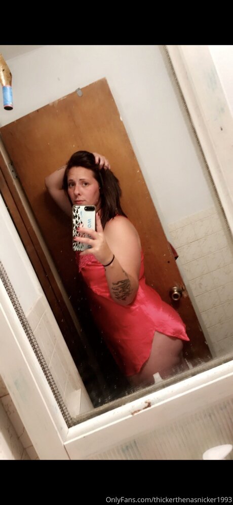 Thickerthenasnicker1993 xxx pornstar img