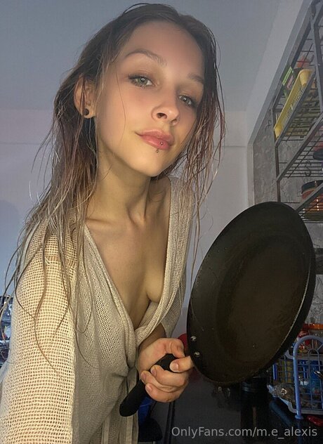 M E Alexis star exclusive pic