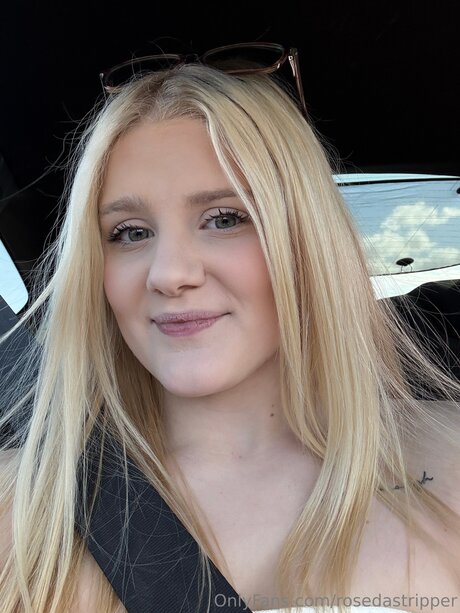 Rosedastripper erotic pornstar gallery