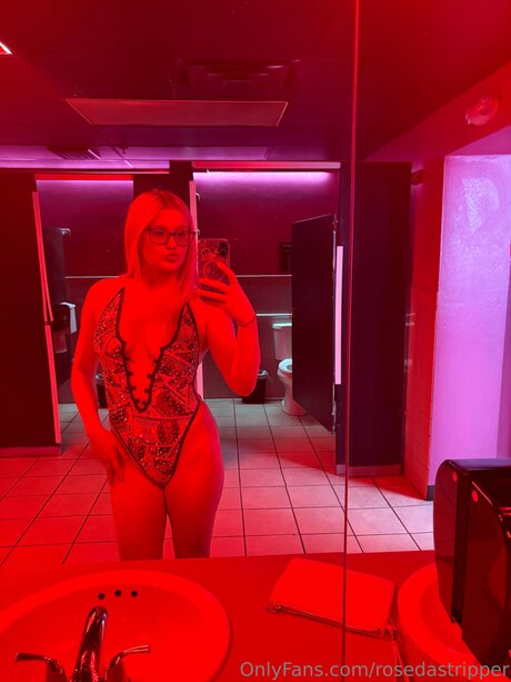 Rosedastripper porn model gallery