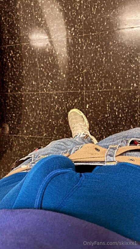 Skixxx1 naked pornstar img