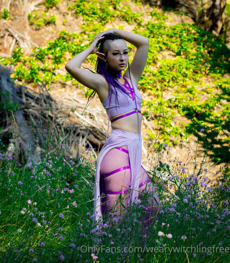 Wearywitchlingfree xxx actress img