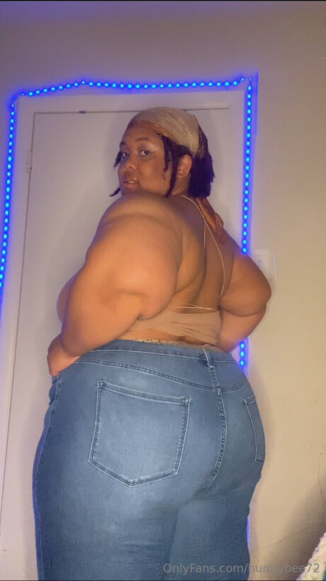 Hunnybee72 star erotic photos