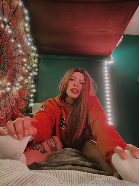 Vamp Ivy star pretty pic