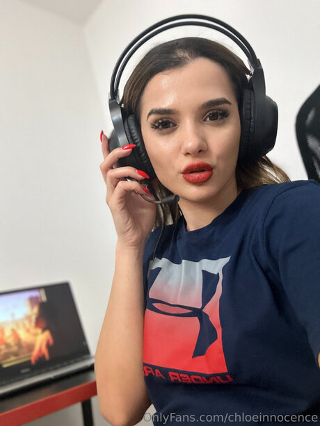 Chloeinnocence model sex img