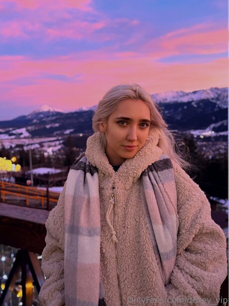 Dexey Vip pretty star image