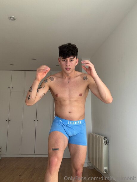 Dimitrysimonit hot star img