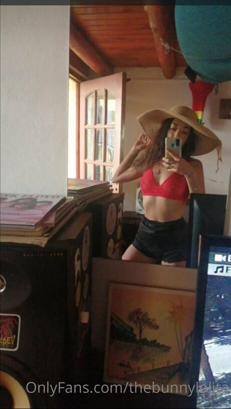 Sexybunnylola star sex pics