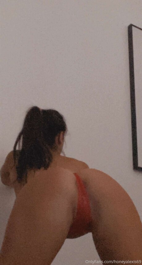 Honeyalexis69 pretty pornstar gallery