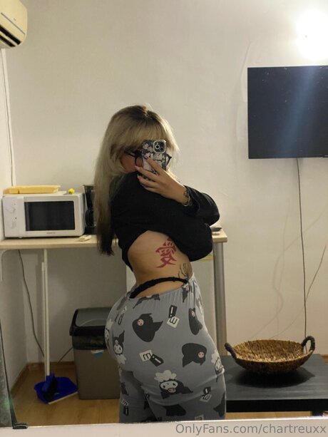 Chartreuxx naked actress pictures