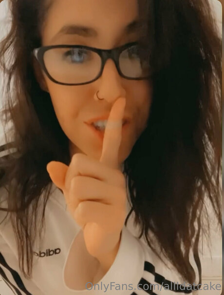 Lovekrysxo adult model galleries