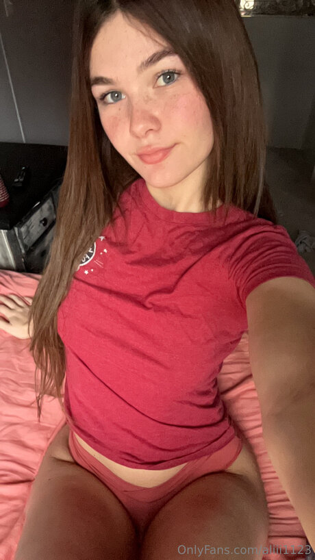 Aliii1123 nude star photo