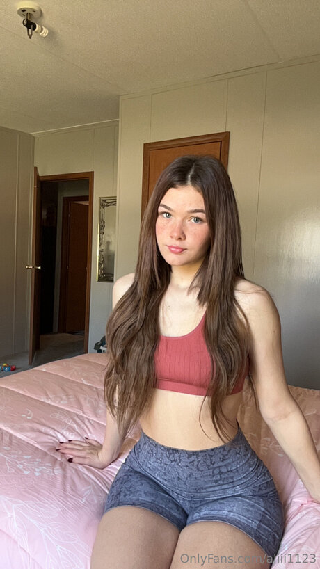 Aliii1123 sexy model photos