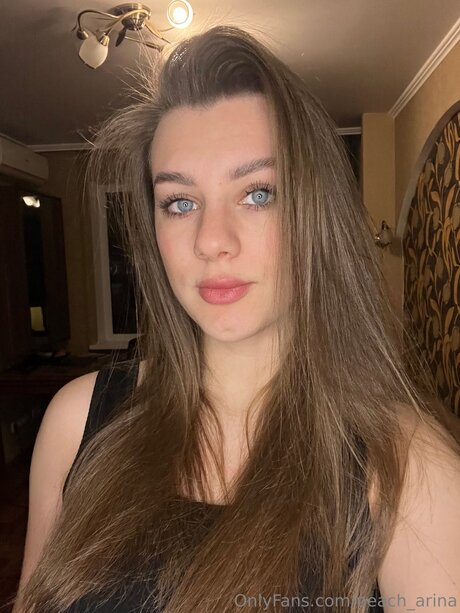 Peach Arina naked pornstar pictures