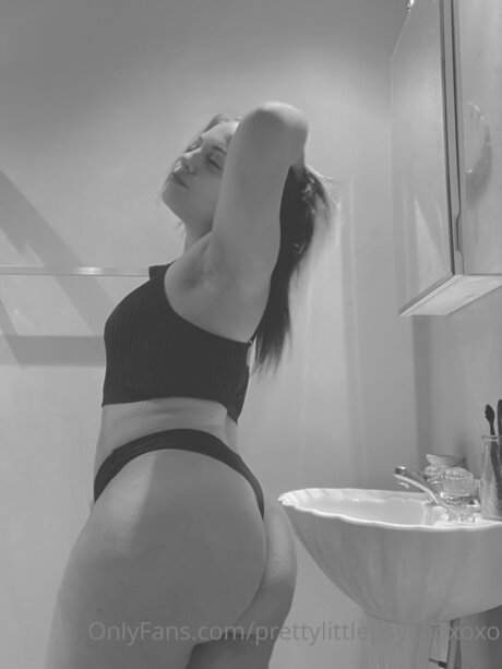 Prettylittlepsychoxoxo pornstar erotic picture