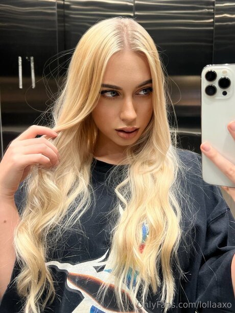 Itslolapap model sexy galleries