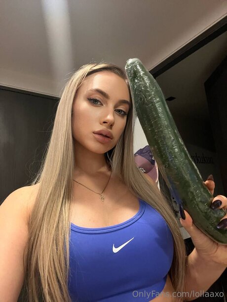 Itslolapap naked pornstar pic