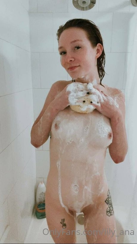 lily ana perfect actress pics