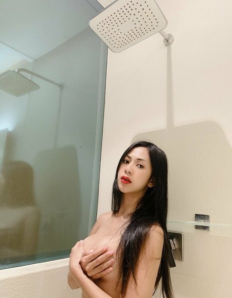 PrettyLiu art actress pic