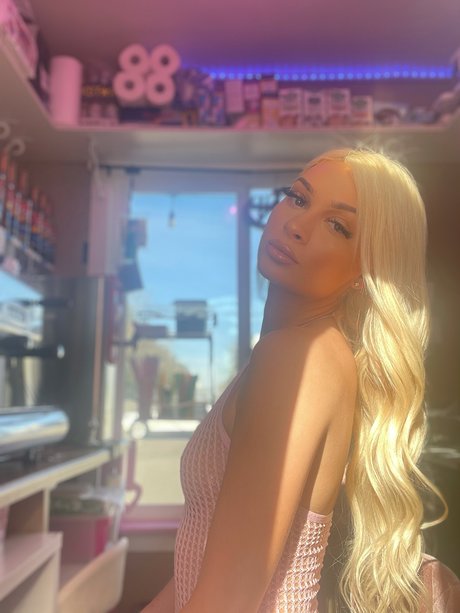 Dream Girl Koko star xxx pictures