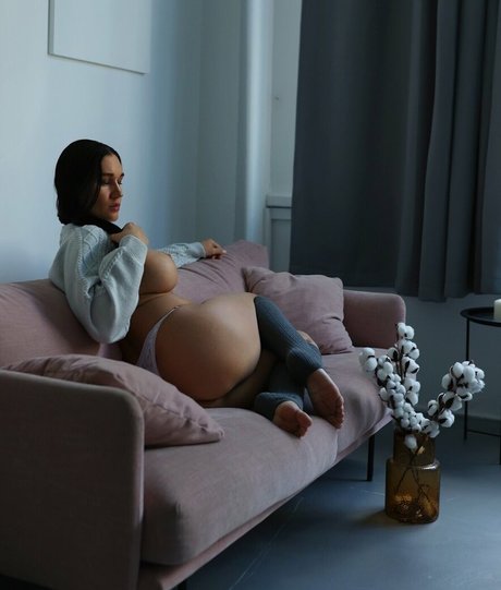 Hot Mommy star nude photos