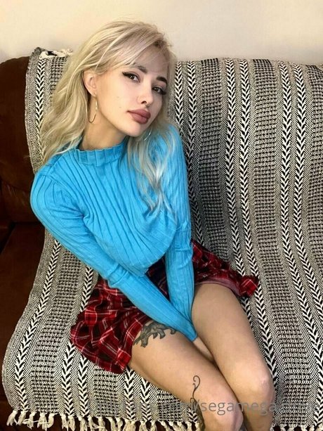 segamega drive sexy actress picture