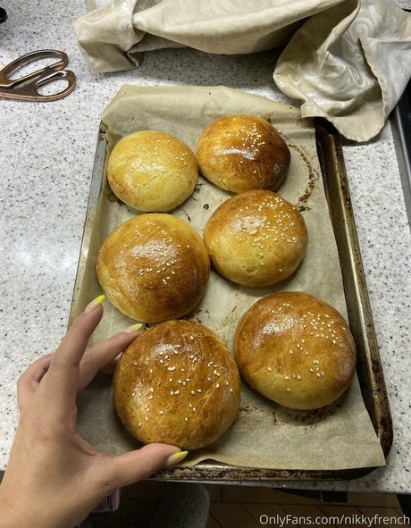 Nikky French star sexy photo