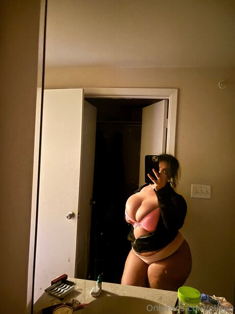 Eliyee pornstar art pic