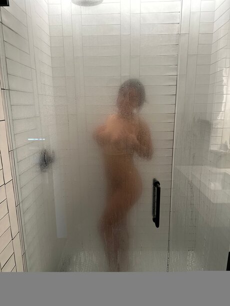 Mello Melanie21 nice pornstar pic