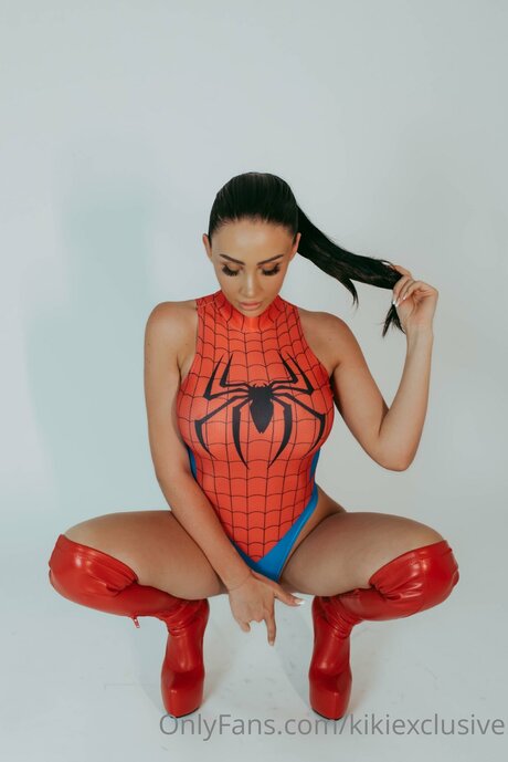 Kikidanielsfree star naked gallery