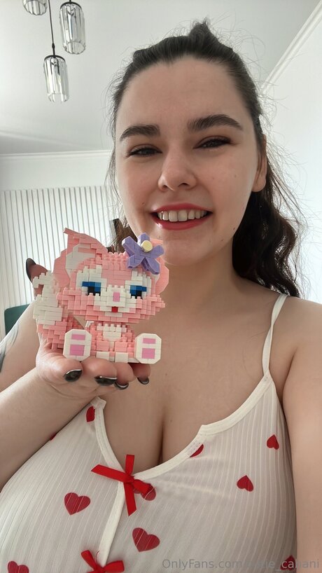 Cutie Cabani model art pics