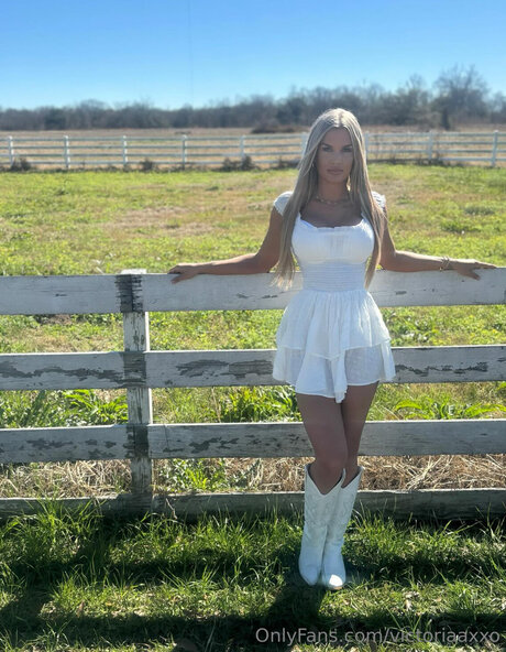 Victoriaaxxo nudes star archive