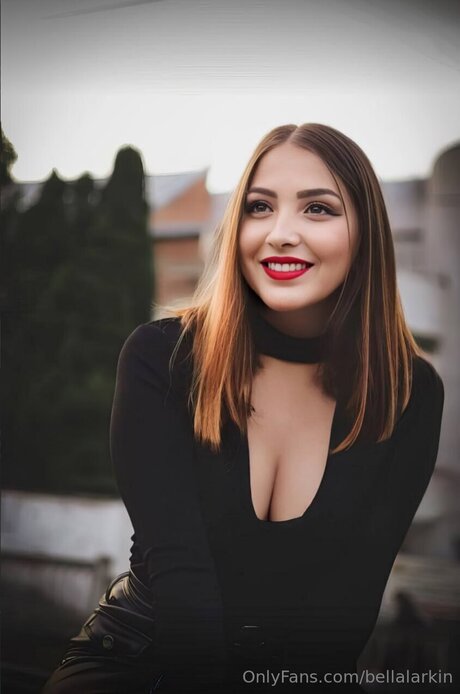 Bellalarkin star nudes images